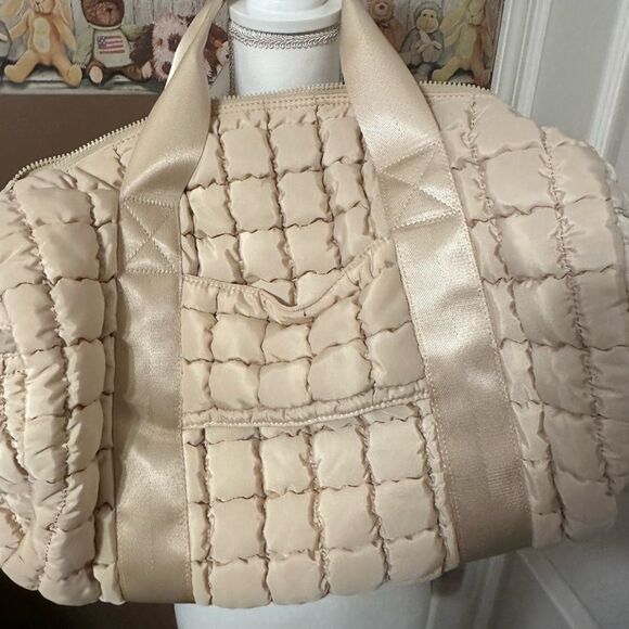 Urban expressions Elegant Cream Quilted Women's Bag NWT - Picture 6 of 8